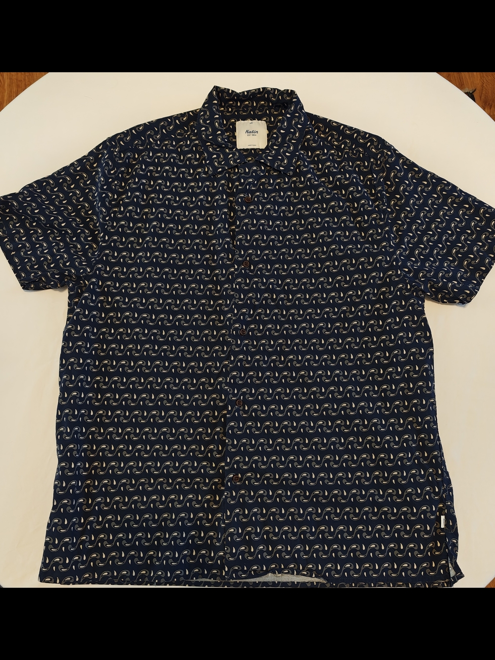 Katin Navy Short-Sleeve Button-Up Shirt with Wave Print - M